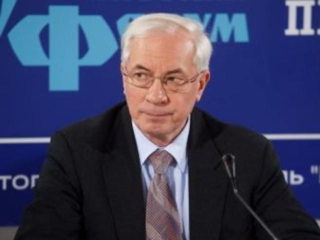 Азаров похвастался дешевой гречкой и овощами Азаров похвастался дешевой гречкой и овощами