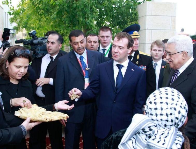 Палестина назвала улицу в честь Медведева