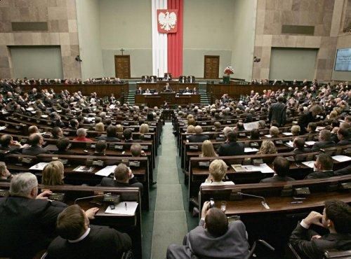 Польський депутат готовий викурити "косяк" в підтримку легалізації наркотиків