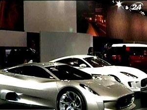 Индийский автосалон порадовал новинками для богачей Индийский автосалон порадовал новинками для богачей