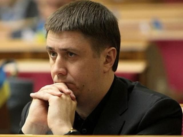 Кириленко вимагає від судді випустити Луценка Кириленко вимагає від судді випустити Луценка