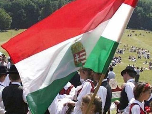 Венгрия требует создать на Закарпатье спецрайон для венгров