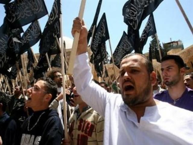 Сирийские повстанцы захватили город возле столицы Сирийские повстанцы захватили город возле столицы