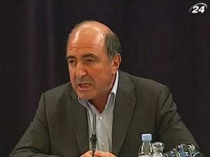 ЗМІ: Березовський судиться, бо закінчилися гроші ЗМІ: Березовський судиться, бо закінчилися гроші