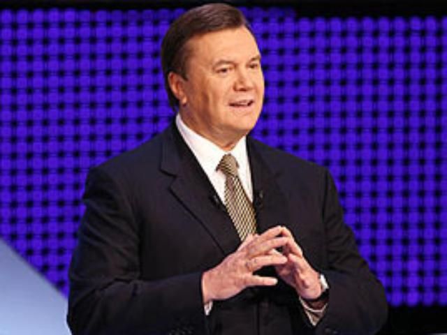 Янукович поручил Азарову улучшить украинцам жизнь Янукович поручил Азарову улучшить украинцам жизнь