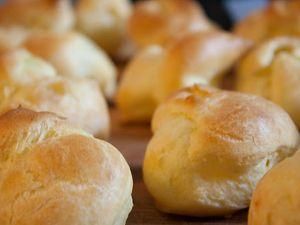 У Челябінську 80 людей отруїлися заварними тістечками У Челябінську 80 людей отруїлися заварними тістечками