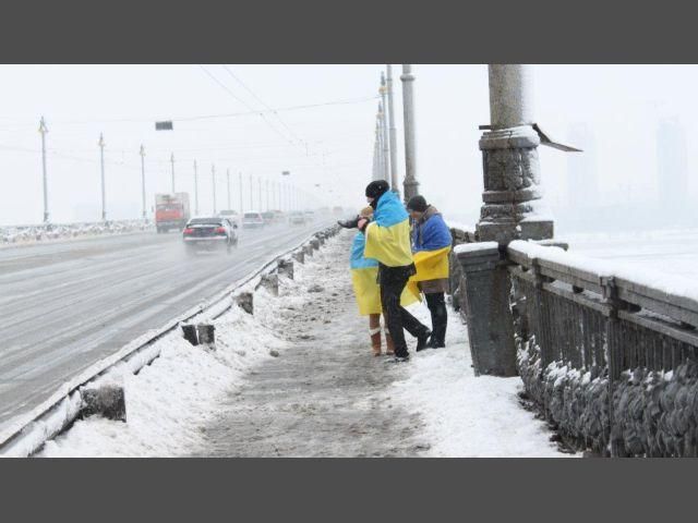 В Киеве объединили берега Днепра