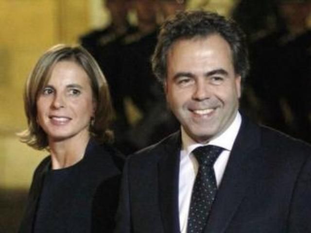Жена министра образования Франции покончила с собой