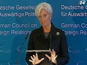 Лагард призывает увеличить объем средств фондов фин стабильности Лагард призывает увеличить объем средств фондов фин стабильности