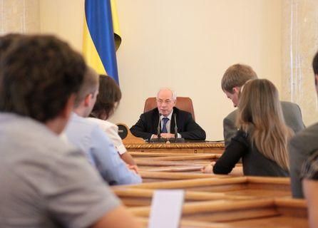 Під Кабміном протестують студенти, яких не впустили до Азарова