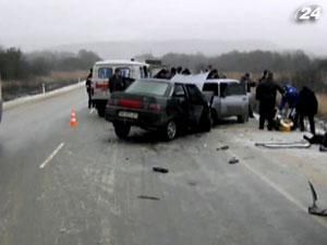 Крым: В результате столкновения двух авто 1 человек погиб и 7 травмированы