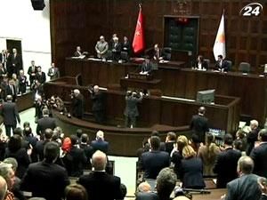 Власти Турции призывают Францию отменить противоречивый закон Власти Турции призывают Францию отменить противоречивый закон