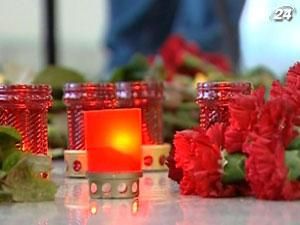 У Росії вшанували пам’ять загиблих внаслідок теракту у "Домодєдово" У Росії вшанували пам’ять загиблих внаслідок теракту у "Домодєдово"