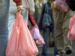 В Україні можуть заборонити пластикові пакети В Україні можуть заборонити пластикові пакети