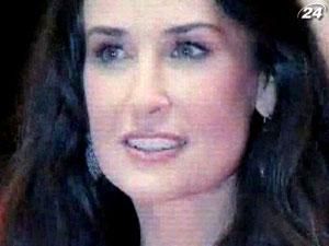 Деми Мур срочно госпитализировали из-за неожиданного приступа Деми Мур срочно госпитализировали из-за неожиданного приступа