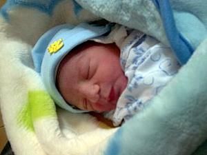 У Вірменії назвали дитину Саркозі і отримали 200 доларів У Вірменії назвали дитину Саркозі і отримали 200 доларів