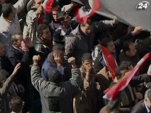 У тисняві на площі Тахрір у Каїрі постраждали близько 90 осіб У тисняві на площі Тахрір у Каїрі постраждали близько 90 осіб