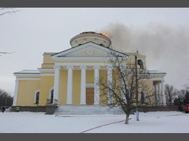 В Болграде снова горит собор УПЦ МП