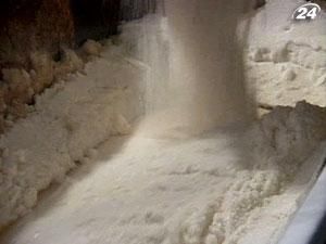 Уряд просять відмовитися від імпорту цукру-сирцю