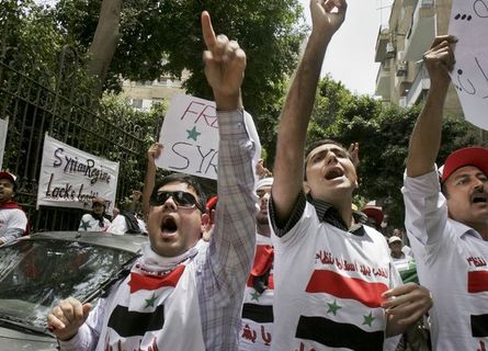 У Каїрі демонстранти увірвалися до посольства Сирії