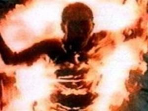 Львівщина: Через тривалий конфлікт з колишньою дружиною чоловік спалив себе Львівщина: Через тривалий конфлікт з колишньою дружиною чоловік спалив себе