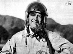 Малколм Кемпбелл - єдиний гонщик-рекордсмен і на воді, і на суші