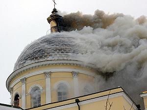 МВС називає причиною пожежі у храмі в Болграді недбалість будівельників