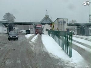 Украинцев стали тщательнее проверять на белорусской границе Украинцев стали тщательнее проверять на белорусской границе