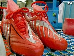 Секреты изготовления бутсов профессиональных футболистов Секреты изготовления бутсов профессиональных футболистов
