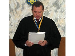 Інтерфакс: У Харкові невідомі підпалили машину судді Інтерфакс: У Харкові невідомі підпалили машину судді