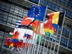 Чехия и Великобритания не подписали финансовый пакт ЕС
