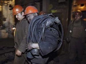 На шахте Румянцева спасают четырех горняков На шахте Румянцева спасают четырех горняков