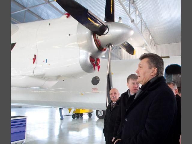 Янукович у Кіровограді відкрив перинатальний центр Янукович у Кіровограді відкрив перинатальний центр