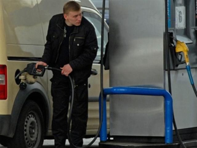 Українських водіїв змусять заправлятись етанолом