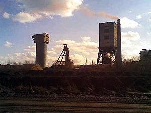 Донетчина: Спасатели вытащили на поверхность четырех горняков. Все живы-здоровы Донетчина: Спасатели вытащили на поверхность четырех горняков. Все живы-здоровы