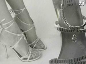 Дизайнер взуття Стюарт Вайцман привертає увагу антитенденціями