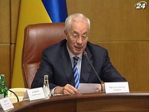 Азаров не проти дати ІТ-галузі податкові канікули Азаров не проти дати ІТ-галузі податкові канікули