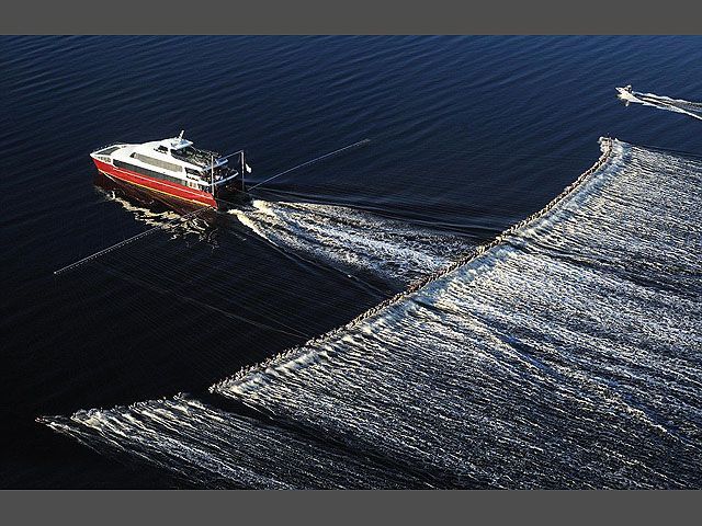 145 воднолыжников и 1 катер - новый рекорд Гиннеса 145 воднолыжников и 1 катер - новый рекорд Гиннеса