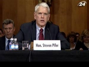 Экс-посол США призвал прекратить помощь Украине Экс-посол США призвал прекратить помощь Украине