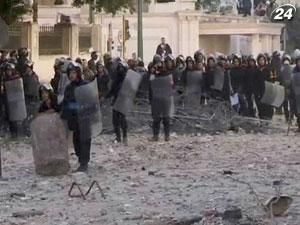 В Египте продолжаются столкновения между протестующими и полицией В Египте продолжаются столкновения между протестующими и полицией