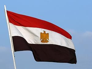 Египет: Три футбольных звезды завершили карьеру из-за резни в Порт-Саиде Египет: Три футбольных звезды завершили карьеру из-за резни в Порт-Саиде