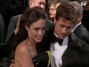 Говорят, что Джоли и Питт ждут появления двойни мальчиков Говорят, что Джоли и Питт ждут появления двойни мальчиков