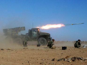 В Сирии от артиллерийского обстрела погибли более 200 человек В Сирии от артиллерийского обстрела погибли более 200 человек