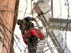 Смерть возле ГПУ: По факту нарушения правил безопасности возбуждено уголовное дело Смерть возле ГПУ: По факту нарушения правил безопасности возбуждено уголовное дело