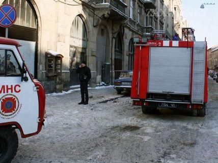 В Апеляційному суді у Львові шукають вибухівку