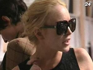 Линдсей Лохан обвиняют в наезде на пешехода Линдсей Лохан обвиняют в наезде на пешехода