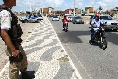 Власти Бразилии подали в суд на Twitter из-за водителей Власти Бразилии подали в суд на Twitter из-за водителей