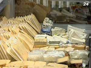 Потенциальные потери Украины от "сырного" конфликта - более $100 млн. Потенциальные потери Украины от "сырного" конфликта - более $100 млн.