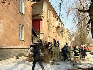 У Макіївці обвалилась стіна триповерхового будинку У Макіївці обвалилась стіна триповерхового будинку