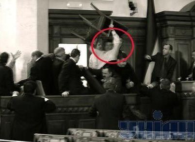 Ар'єв нагадав, як новопризначений міністр оборони бив БЮТівців у парламенті Ар'єв нагадав, як новопризначений міністр оборони бив БЮТівців у парламенті